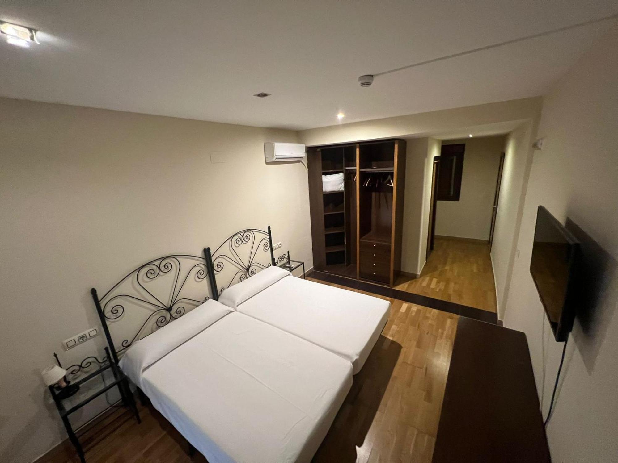 Hostal El Pasaje Puente Genil Ngoại thất bức ảnh
